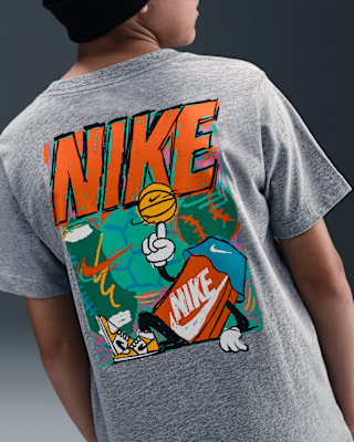 Nike Sportswear Older Kids' T-Shirt. Nike ID
